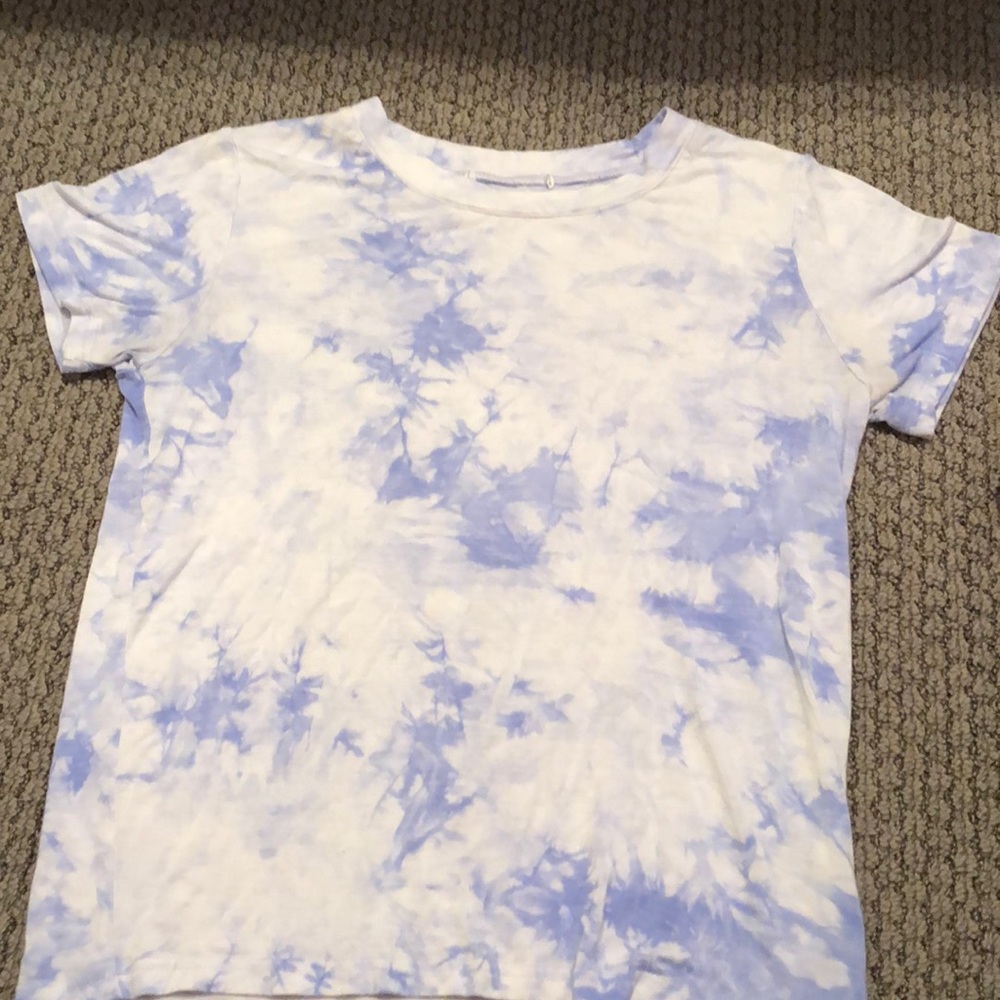 H & M super cute purple tie dye shirt!